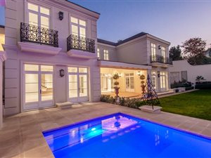 5 Bed House in Bryanston