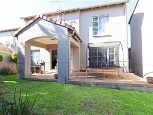 3 Bed Townhouse in Gallo Manor