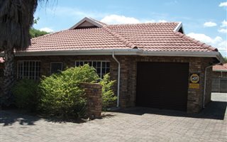3 Bedroom Townhouse in Protea Park