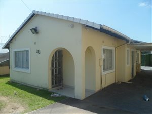 3 Bedroom House in Centenary Park