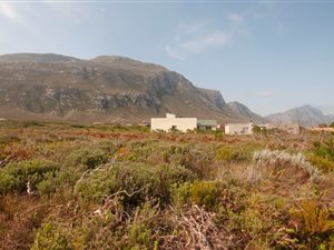1360 m² Land available in Bettys Bay