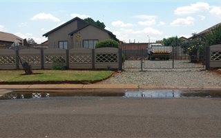 3 Bedroom House in Villa Liza