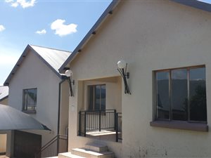 4 Bed House in Golden Acres Estate
