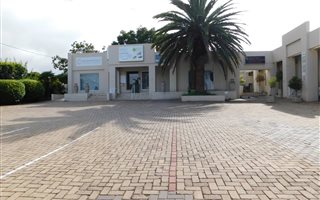 973 m² Retail Space in Lyttelton Manor