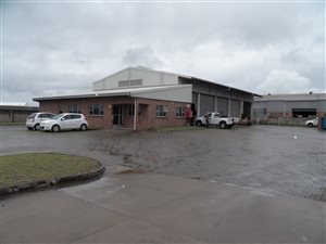 390 m² Commercial space in Alton