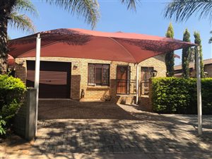 3 Bed Apartment in Geelhoutpark