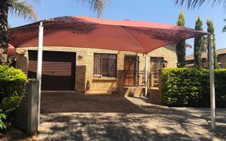3 Bedroom Apartment in Geelhoutpark