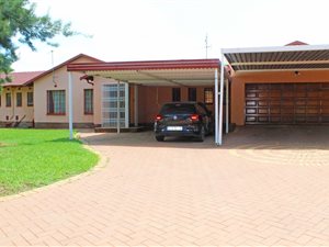 3 Bed House in Brackendowns