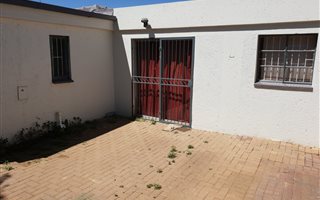 1 Bedroom Garden Cottage in Noordwyk