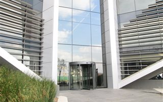 Commercial space in Waterfall Estate