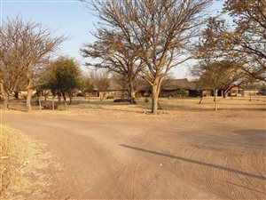21.6 ha Farm in Honingnestkrans