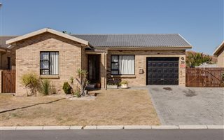 3 Bedroom House in Protea Heights