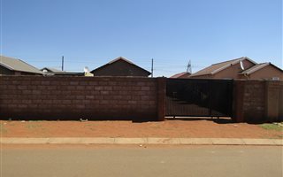 2 Bedroom House in Protea Glen