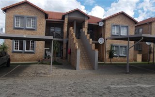 2 Bedroom Townhouse in Meyersdal