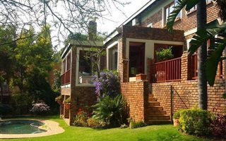 6 Bedroom House in Newlands