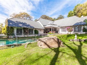 5 Bed House in River Club