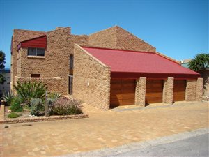 6 Bed House in Jongensfontein