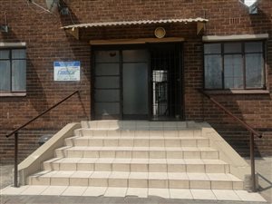 6 Bed Apartment in Germiston South