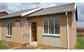 2 Bedroom House in Protea Glen