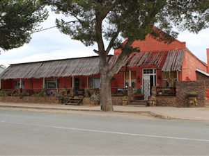 5 Bed House in Willowmore