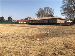 800 m² Land available in Strubenvale