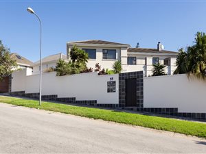 5 Bed House in Parsons Hill