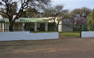 4 Bedroom House in Olifantshoek