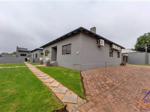 172 m² Office Space in Springs Central