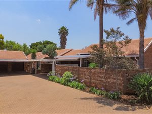 2 Bedroom Simplex in Pierre van Ryneveld