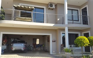 4 Bedroom Duplex in Escombe