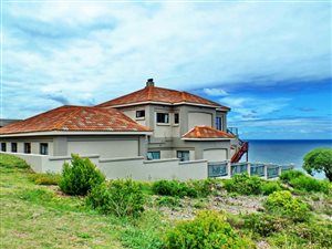 6 Bed House in Mossel Bay Golf Estate