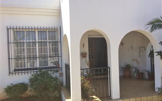 3 Bedroom House in Kensington