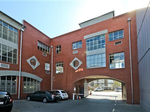 346 m² Commercial space in Parktown North