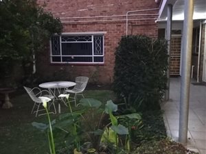2 Bed Flat in Westdene