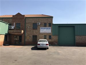 821 m² Industrial space in Gateway Industrial Park