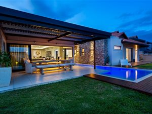 4 Bed Townhouse in Izinga Ridge