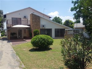 5 Bed House in Hillside