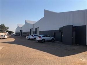 420 m² Commercial space in Glen Anil