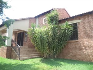 3 Bed Townhouse in Mooikloof Ridge