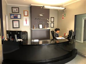 1078 m² Office Space in Newton Park
