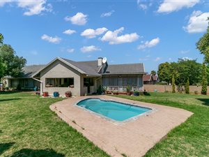 4 Bed House in Harmelia