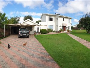 4 Bed House in Bergsig
