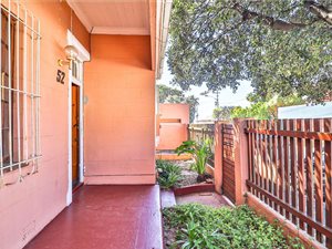 5 Bed House in Observatory