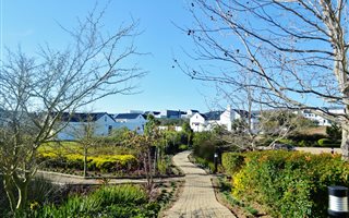 648 m² Land available in Croydon