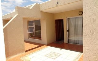 2 Bedroom Apartment in Constantia Kloof