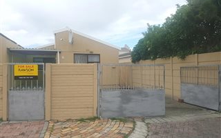3 Bedroom House in Strandfontein