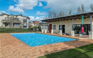 2 Bedroom Apartment in Somerset West Central
