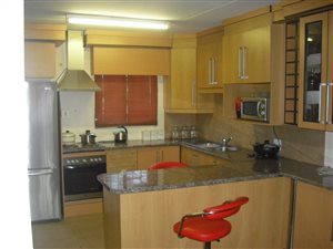 2 Bed Apartment in Uitsig