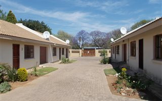 2 Bedroom Townhouse in Bela-Bela (Warmbaths)
