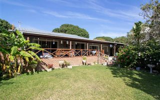 3 Bedroom House in Kenton-on-Sea